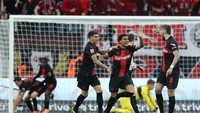 Amine Adli (gelandang) - terus dihubung-hubungkan dengan klub Inggris Bournemouth. Ia membuat 10 gol dari 42 penampilan di Leverkusen sepanjang musim 2023/2024. Foto: Getty Images/Lars Baron