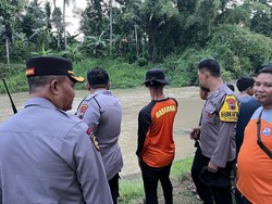 Mandi di Sungai Lopasir Banyumas, Bocah 12 Tahun Hilang Terseret Arus