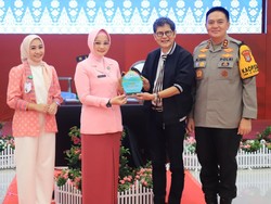 Bhayangkari Polda Riau Gandeng dr Boyke Cegah LGBT, Ayah Wajib Tahu Nih