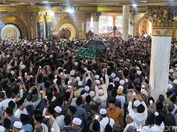 KH Zubair Muntashor, Cicit KH Syaikhona Kholil Bangkalan Tutup Usia