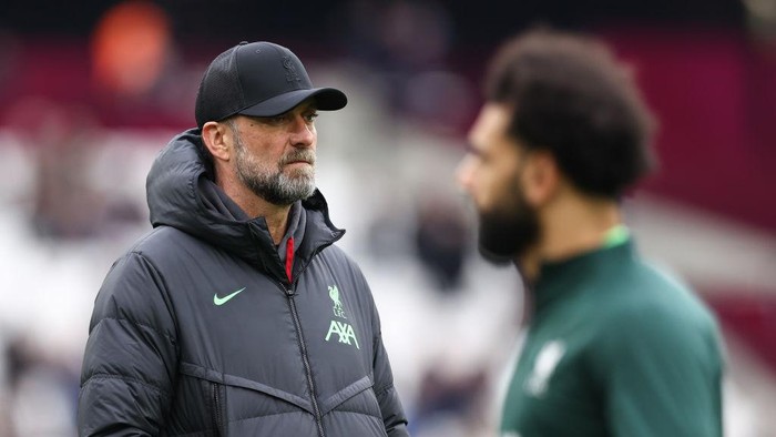 LONDON, ENGLAND - APRIL 27: Liverpool manager Jurgen Klopp and Mohamed Salah of Liverpool during the Premier League match between West Ham United and Liverpool FC at London Stadium on April 27, 2024 in London, England.(Photo by Jacques Feeney/Offside/Offside via Getty Images)