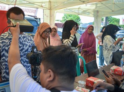 Warga Manfaatkan Pelayanan Perekaman KTP Elektronik di Hari Libur