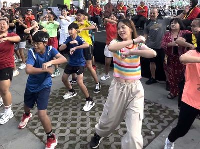 Ribuan Orang Peringati Hari Tari Dunia di Solo
