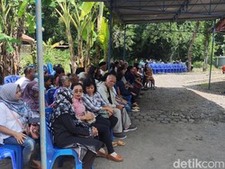 Suasana Jelang Pemakaman Penyair Joko Pinurbo di Demangan Sleman