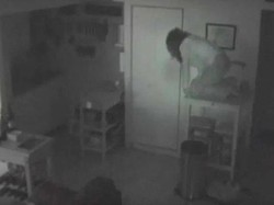 Viral Penyusup Diam-diam Tinggal di Rumah Orang, Setahun Tidak Ketahuan