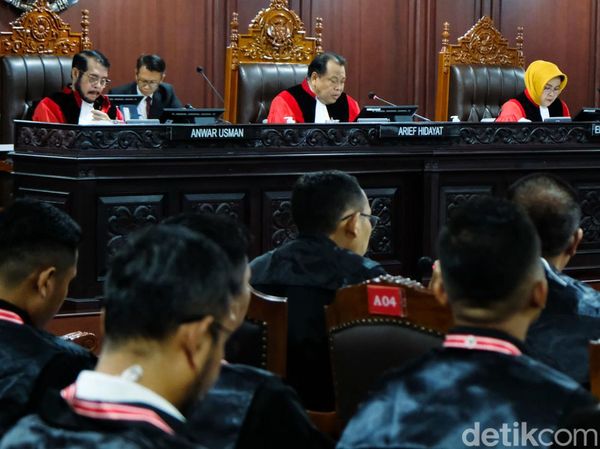 Bareng Arief Hidayat-Enny, Anwar Usman Ikut Adili Sengketa Pileg di MK