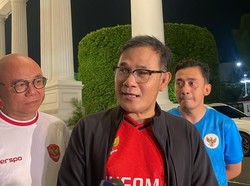 Budiman Sudjatmiko Ikut Nobar dengan Jokowi di Istana Jakarta
