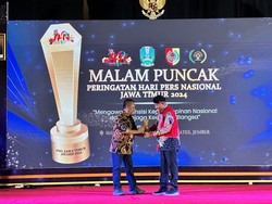 Sukses Pimpin Percasi, Bupati Sumenep Fauzi Diganjar Penghargaan PWI Jatim