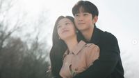 7 Foto Mesra Kim Soo Hyun & Kim Ji Won Bikin Gamon di Drakor Queen of Tears