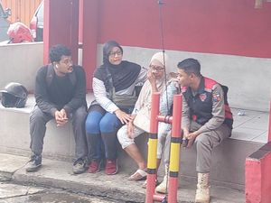 Fakta Pilu Emak-emak Viral yang Paksa Minta Uang Sedekah di Bogor Fakta Pilu Emak-emak Viral yang Paksa Minta Uang Sedekah di Bogor