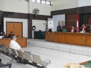 Hendri Zainuddin Jalani Sidang Perdana Kasus Dana Hibah KONI Sumsel