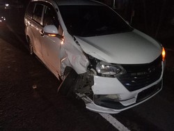 Dua Mobil Tabrakan di Jalan Nasional Denpasar-Gilimanuk