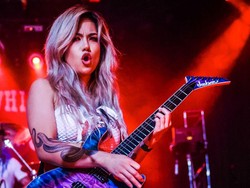 Gitaris Baru The Smashing Pumpkins Bikin Heboh Warganet!