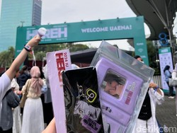 Kado Spesial Tur Dunia IU di Jakarta