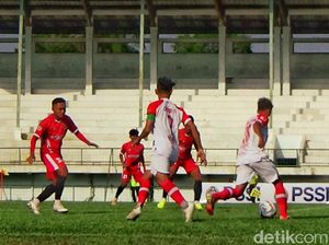 Persika Raih Kemenangan Perdana Lewat Gol Salto Bagas Rizky Persika Raih Kemenangan Perdana Lewat Gol Salto Bagas Rizky