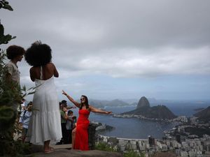 Menikmati Panorama Kota Rio de Janeiro Brasil dari Ketinggian