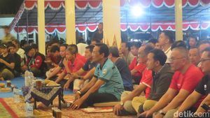 Serunya Nobar Timnas Dihadiri Sultan HB X dalam Jepretan Kamera