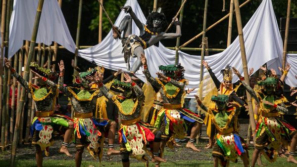 Para Penari Solo Meriahkan Hari Tari Sedunia