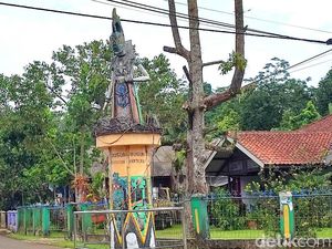 Desa Jawa Barat Ini Bangun Patung Gatotkaca, Ini Cerita di Baliknya Desa Jawa Barat Ini Bangun Patung Gatotkaca, Ini Cerita di Baliknya