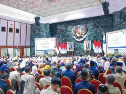 Serahkan SK, Ini Pesan Heru Budi ke 188 PNS DKI yang Pensiun 1 Mei