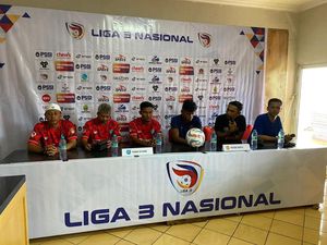 Persiba Bantul-PSHW UMY Saling Sikut di 32 Besar Liga 3 Nasional Persiba Bantul-PSHW UMY Saling Sikut di 32 Besar Liga 3 Nasional