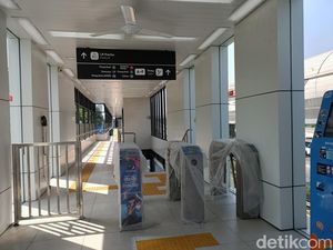 Melihat Progres Terkini Revitalisasi Halte TransJakarta Pancoran Barat