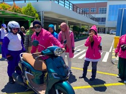 Cara Kartini Zaman Now Belajar Naik Motor yang Aman dan Stylish