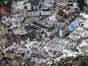 Ratusan Bangunan di China Rusak Digulung Tornado Ratusan Bangunan di China Rusak Digulung Tornado
