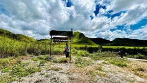 Satu Lagi yang Sangat Indah di Sumba Timur: Air Terjun Tanggedu