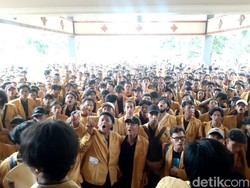 Aksi Tolak Kenaikan UKT Unsoed Sempat Ricuh, Rektorat Akhirnya Cabut Aturan