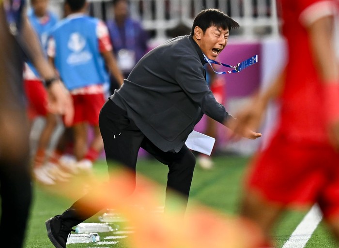 Shin Tae Yong the Head Coach of Indonesia reacting during the AFC U23 Asian Cup Qatar 2024 Semi Final match between Indonesia and Uzbekistan at Abdullah Bin Khalifa Stadium in Doha, Qatar, on April 29, 2024. 



 (Photo by Noushad Thekkayil/NurPhoto via Getty Images)