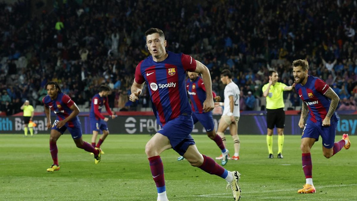 Barcelona kalahkan Valencia 4-2 lewat trigol Robert Lewandowski (REUTERS/Albert Gea)