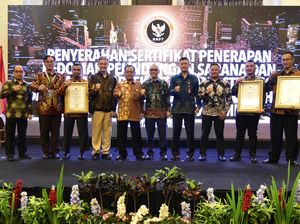 BNPT Serahkan Sertifikat Penerapan Standar Pengamanan ke 18 Pengelola Obvit BNPT Serahkan Sertifikat Penerapan Standar Pengamanan ke 18 Pengelola Obvit