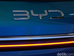 Warga Subang Terbantu Pembangunan Pabrik BYD, Buka Lapangan Kerja Baru Warga Subang Terbantu Pembangunan Pabrik BYD, Buka Lapangan Kerja Baru