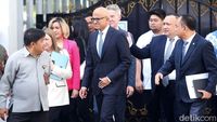 CEO Microsoft Tinggalkan Istana Usai Bertemu Jokowi Bahas Investasi AI