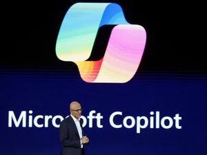 DeepSeek Dicurigai Curi Data OpenAI, Malah Dipuji Bos Microsoft DeepSeek Dicurigai Curi Data OpenAI, Malah Dipuji Bos Microsoft