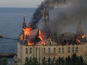 Rudal Rusia Hantam Institusi Pendidikan Ukraina, 5 Orang Tewas Rudal Rusia Hantam Institusi Pendidikan Ukraina, 5 Orang Tewas