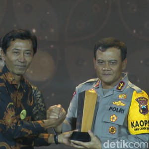 Irjen. Pol. Drs. Ahmad Luthfi, S.H., S.St.Mk.