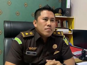 Dugaan Korupsi Dana Aspirasi DPRD Rp 1,5 M, 50 Orang Diperiksa Kejari Madiun Dugaan Korupsi Dana Aspirasi DPRD Rp 1,5 M, 50 Orang Diperiksa Kejari Madiun