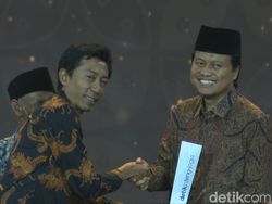 Gus Yusuf Raih Penghargaan detikjateng-jogja Awards 2024