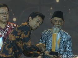 Lestarikan Lingkungan, Mbah Sadiman Raih detikjateng-jogja Awards 2024