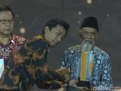 Lestarikan Lingkungan, Mbah Sadiman Raih detikjateng-jogja Awards 2024