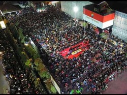 1.000-an Warga Padati Mapolres Trenggalek Nobar Indonesia vs Uzbekistan