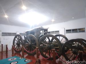 Sejarah dan Mitos Pedati Terbang di Cirebon Sejarah dan Mitos Pedati Terbang di Cirebon