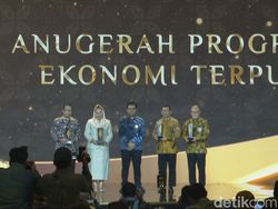 Bupati Sragen Yuni Peroleh Penghargaan atas Prestasi Gaet Investasi