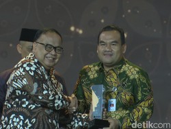 Sukses Genjot Pembangunan, Bupati Blora Arief Rohman Sabet Penghargaan