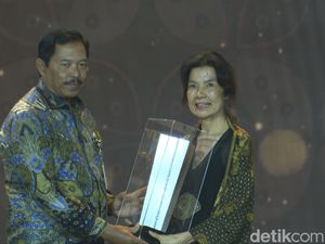 Pesan Istri Dokter Lo Usai Terima Anugerah Adiluhung detikjateng-jogja Awards Pesan Istri Dokter Lo Usai Terima Anugerah Adiluhung detikjateng-jogja Awards