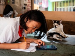 Apakah PR Efektif untuk Meningkatkan Prestasi Siswa?