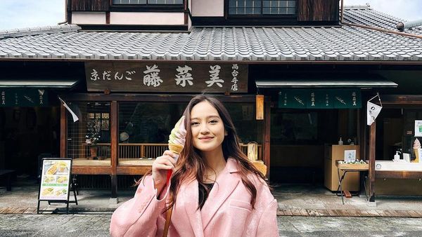 Hobi Kulineran, Ini Momen Salshabilla Adriani saat Nikmati Es Krim dan Pasta