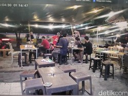 Penampakan Warung Taichan-7 Motor di Jakpus Hancur Ditabrak CR-V